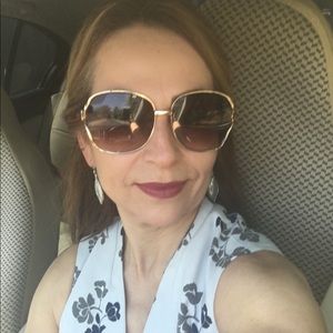 Meet your Posher, Carmen